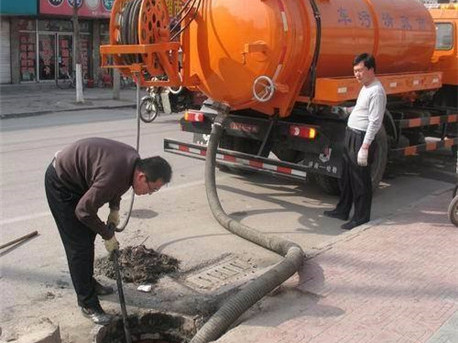 乌尔禾清掏化粪池，健康生活从这里开始